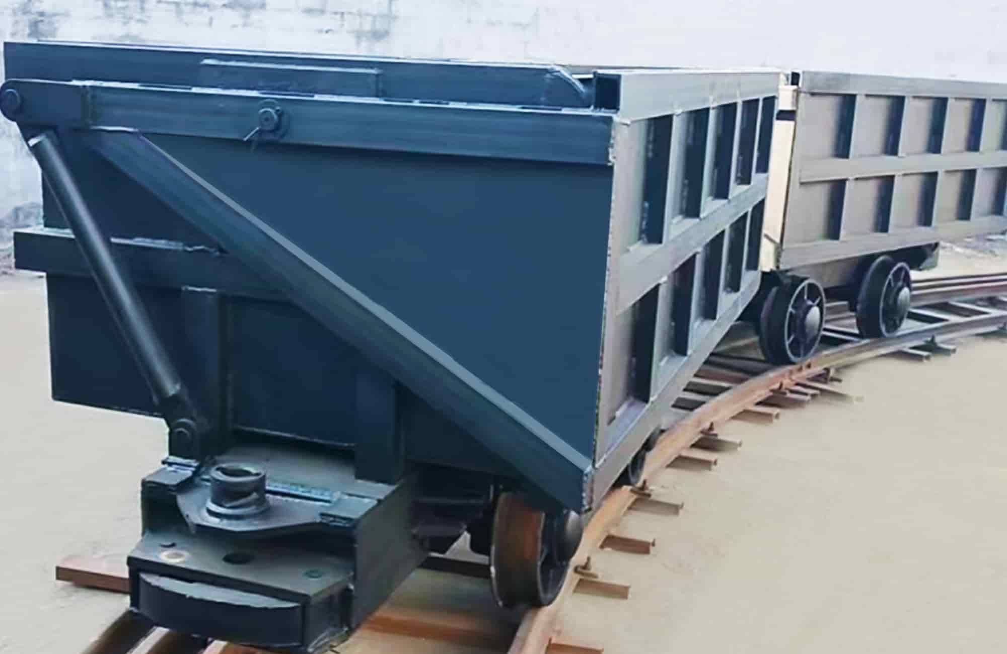 曲軌側(cè)卸式礦車